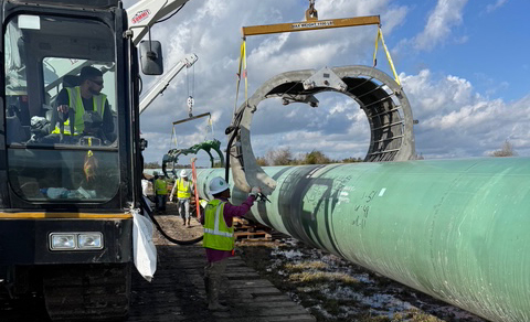 60 km offshore pipeline coated with the Denso Viscotaq Offshore Field Joint Coating System.